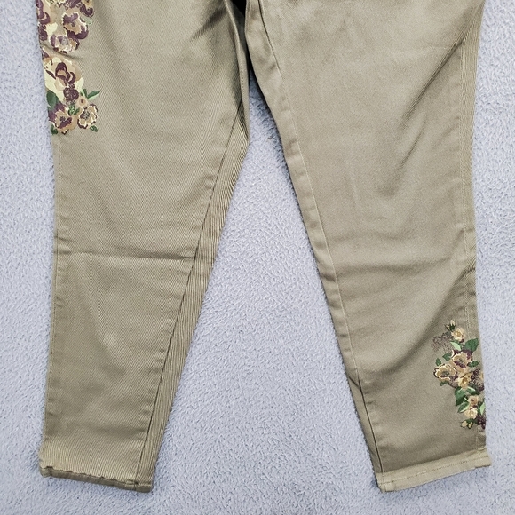 Denim 24/7 Jeans Womens Plus Size 16W Floral Printed Olive Green - Picture 4 of 8